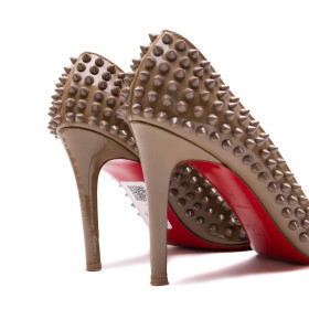 LOUBOUTIN 