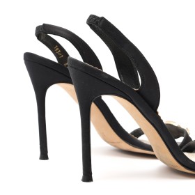 CAROLINA HERRERA 