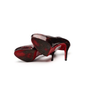 LOUBOUTIN 