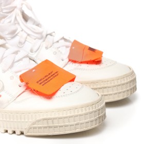 OFF WHITE 