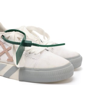 OFF WHITE 