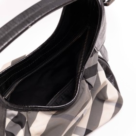 BURBERRY *INCLUYE CARTERA