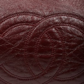 CHANEL EL BOSTON BAG DE CHANEL ES UN BOLSO DE MANO QUE FUSIONA ELEGANCIA Y FUNCIONALIDAD. CONFECCIONADO EN PIEL DE ALTA CALIDAD, SU DISEñO ESTRUCTURADO PRESENTA EL EMBLEMáTICO ACOLCHADO DE LA MARCA Y DETALLES EN METAL DORADO. ESTE MODELO INCLUYE ASAS SUPERIORES Y UNA CORREA DE CADENA, OFRECIENDO VERSATILIDAD PARA LLEVARLO AL HOMBRO O CRUZADO. EL ESPACIOSO INTERIOR PERMITE ORGANIZAR PERTENENCIAS ESENCIALES, CONVIRTIéNDOLO EN UNA ELECCIóN IDEAL PARA EL USO DIARIO CON UN TOQUE DE SOFISTICACIóN.