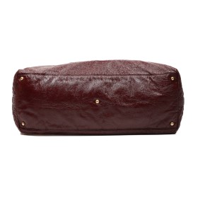 CHANEL EL BOSTON BAG DE CHANEL ES UN BOLSO DE MANO QUE FUSIONA ELEGANCIA Y FUNCIONALIDAD. CONFECCIONADO EN PIEL DE ALTA CALIDAD, SU DISEñO ESTRUCTURADO PRESENTA EL EMBLEMáTICO ACOLCHADO DE LA MARCA Y DETALLES EN METAL DORADO. ESTE MODELO INCLUYE ASAS SUPERIORES Y UNA CORREA DE CADENA, OFRECIENDO VERSATILIDAD PARA LLEVARLO AL HOMBRO O CRUZADO. EL ESPACIOSO INTERIOR PERMITE ORGANIZAR PERTENENCIAS ESENCIALES, CONVIRTIéNDOLO EN UNA ELECCIóN IDEAL PARA EL USO DIARIO CON UN TOQUE DE SOFISTICACIóN.