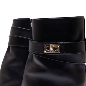 GIVENCHY 