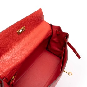 HERMES -COLOR: ROUGE PIGMENT 
-TIPO DE PIEL: TOGO 