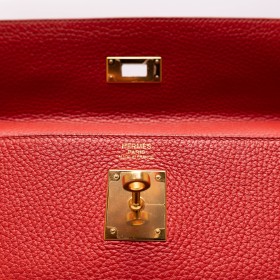 HERMES -COLOR: ROUGE PIGMENT 
-TIPO DE PIEL: TOGO 