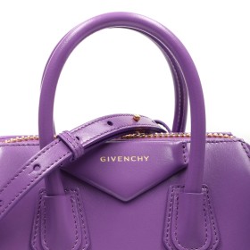 GIVENCHY 