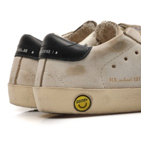 GOLDEN GOOSE 