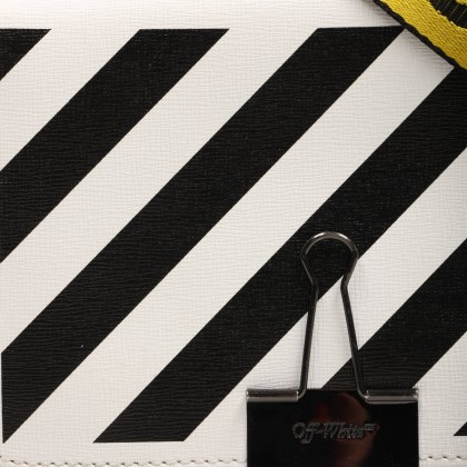 OFF WHITE 