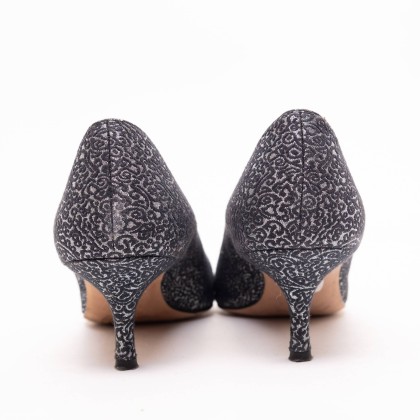 MANOLO BLAHNIK 