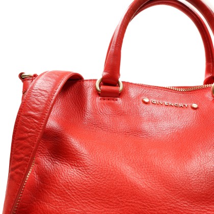 GIVENCHY 