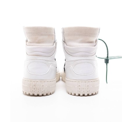 OFF WHITE 