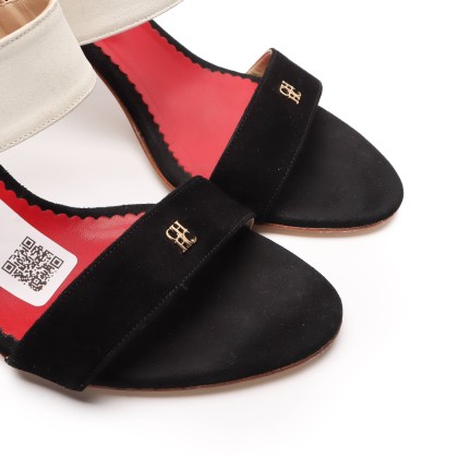 CAROLINA HERRERA 
