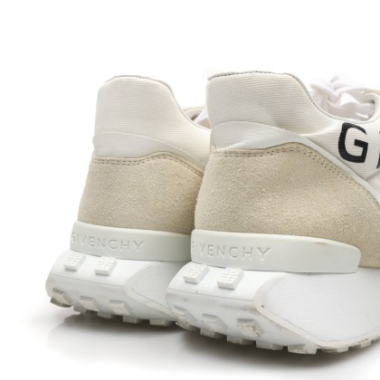 GIVENCHY 
