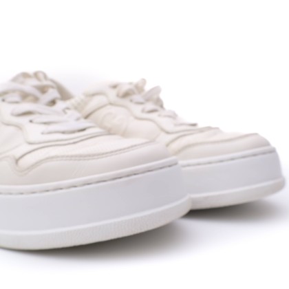 GUCCI TENIS GG EMBOSSED
