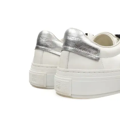 GIVENCHY 