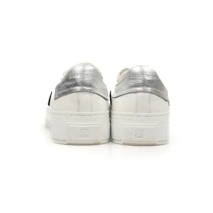 GIVENCHY 