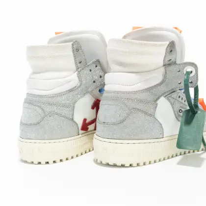 OFF WHITE 