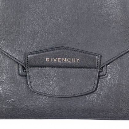 GIVENCHY 