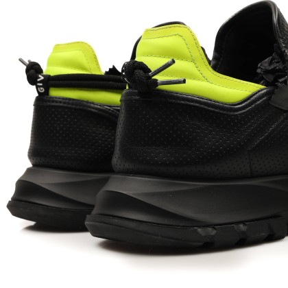 GIVENCHY 