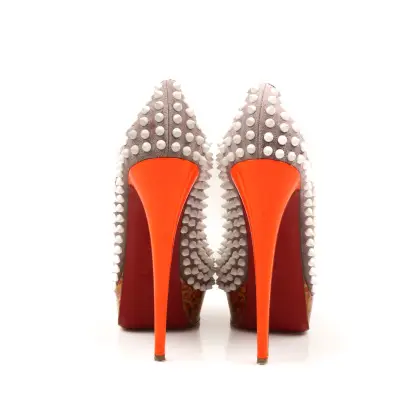 LOUBOUTIN 