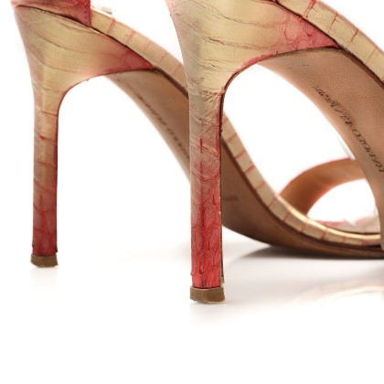 MANOLO BLAHNIK 