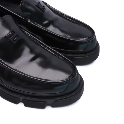 GIVENCHY 