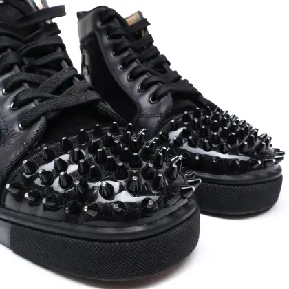 LOUBOUTIN 
