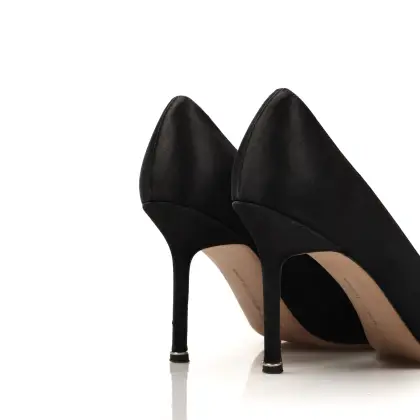 MANOLO BLAHNIK 