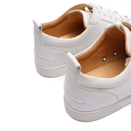 LOUBOUTIN 