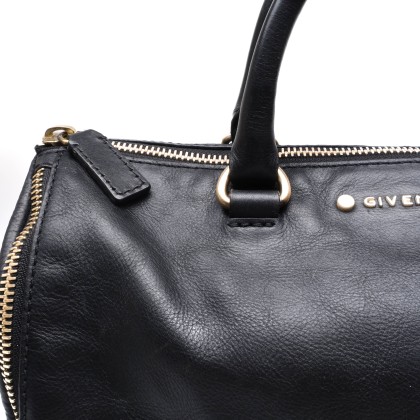 GIVENCHY 
