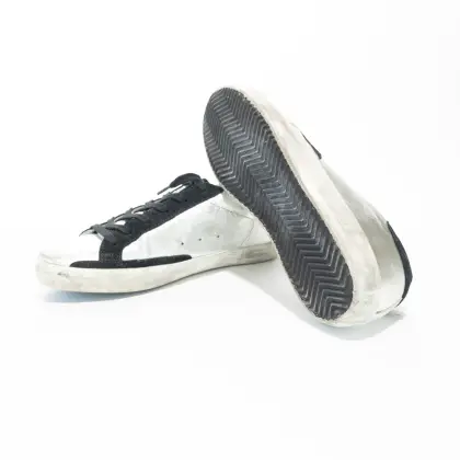 GOLDEN GOOSE 