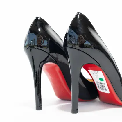 LOUBOUTIN 