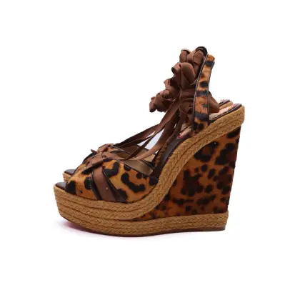 LOUBOUTIN 