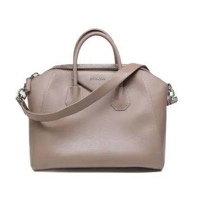 GIVENCHY 