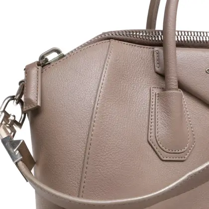 GIVENCHY 
