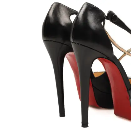 LOUBOUTIN 