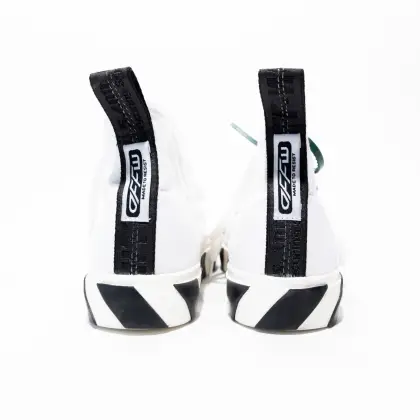 OFF WHITE 