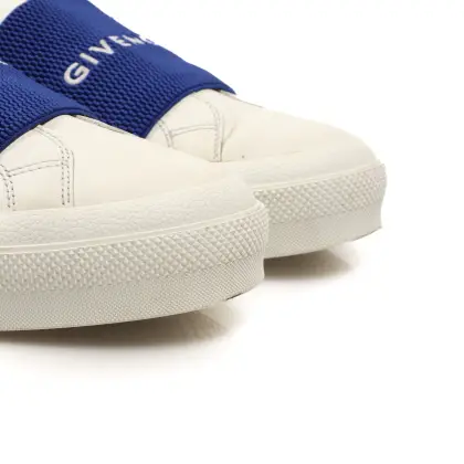 GIVENCHY 
