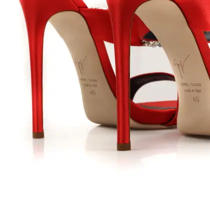 GIUSEPPE ZANOTTI 