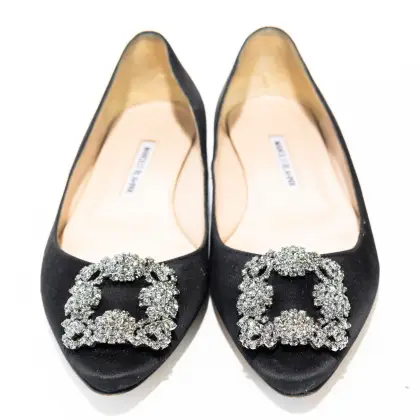 MANOLO BLAHNIK 
