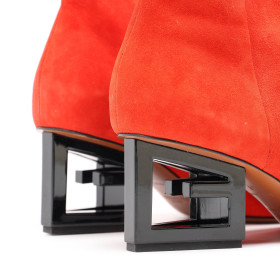 GIVENCHY 