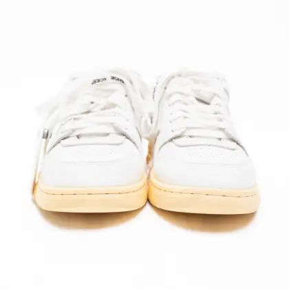 OFF WHITE 