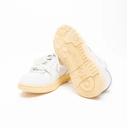OFF WHITE 