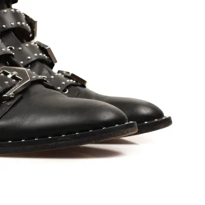 GIVENCHY 