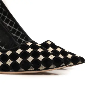 MANOLO BLAHNIK 