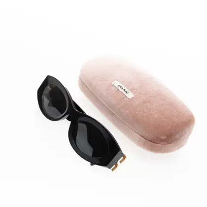 MIU MIU LENTES DE SOL