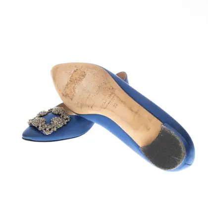 MANOLO BLAHNIK 