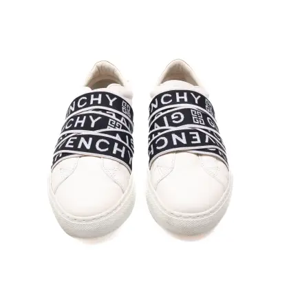 GIVENCHY 